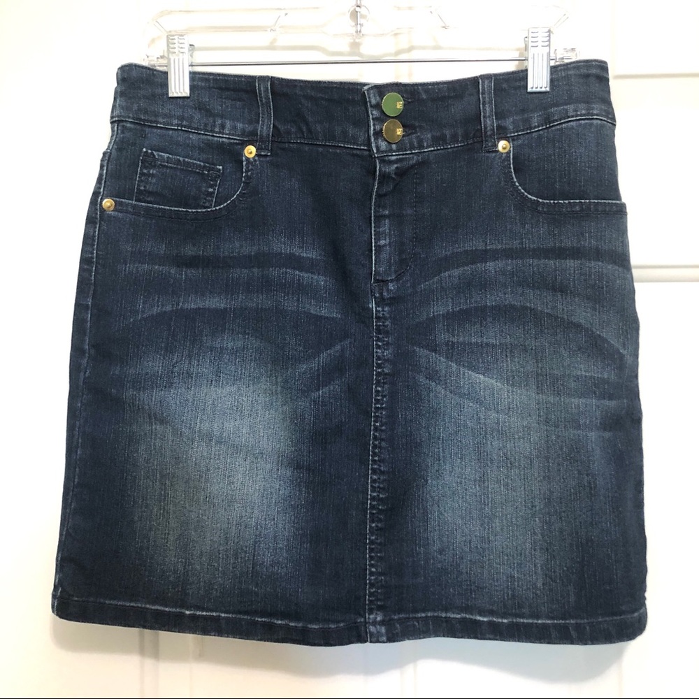 New York Company Denim Stretchy soft  Jean Skirt Size 8